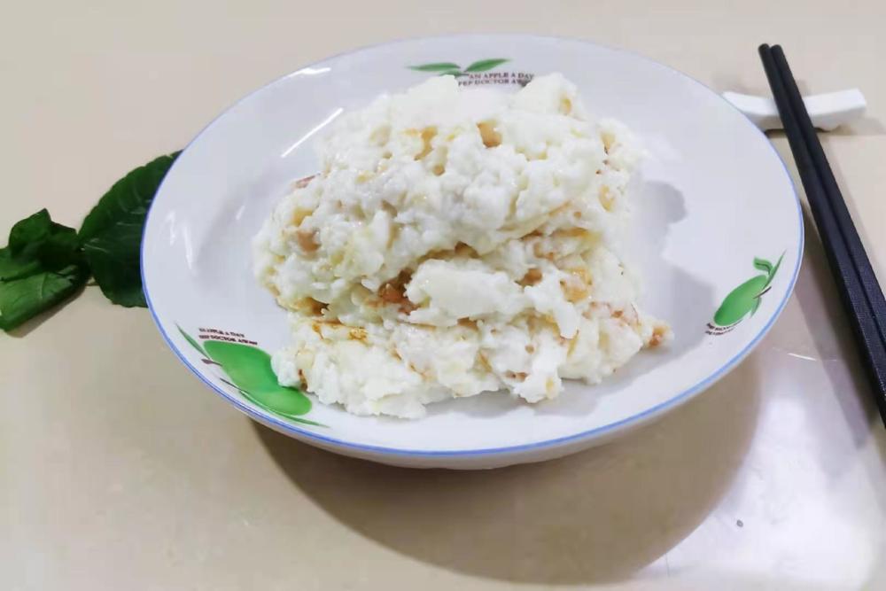 广东名菜大良炒牛奶,软糯香滑可口,营养丰富,特别适合老人孩子_腾讯