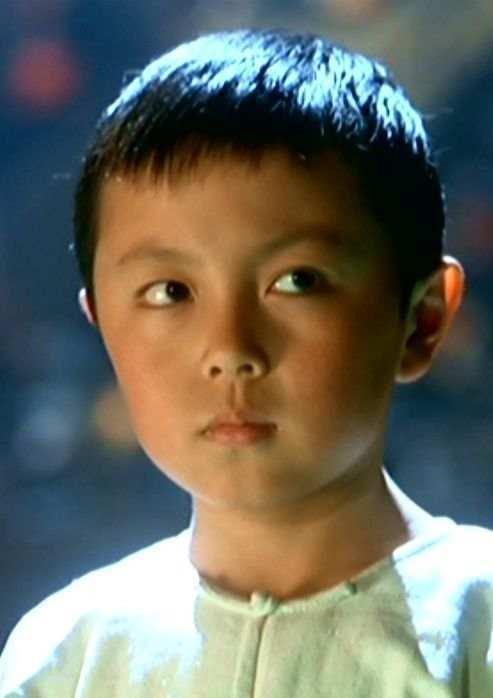 10岁火爆全国,周润发给他5000块后,谢苗被父母"赶"出了娱乐圈