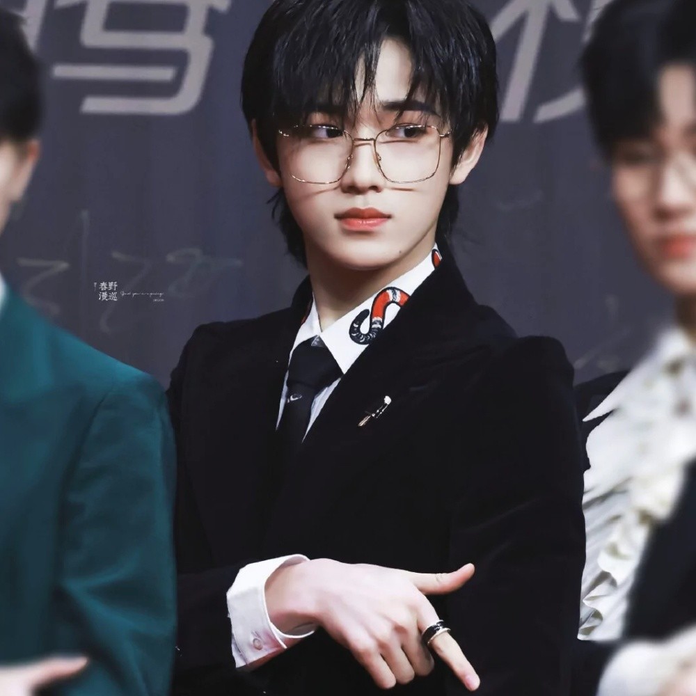 爱豆专题丨宋亚轩の头像壁纸