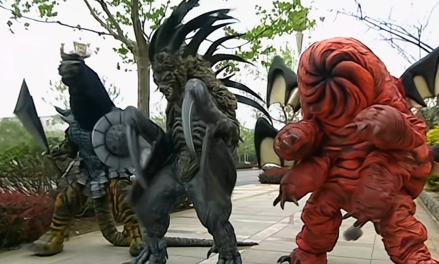 铠甲勇士猎铠中的暗黑始祖比四恶兽还强实力超越雅塔莱斯