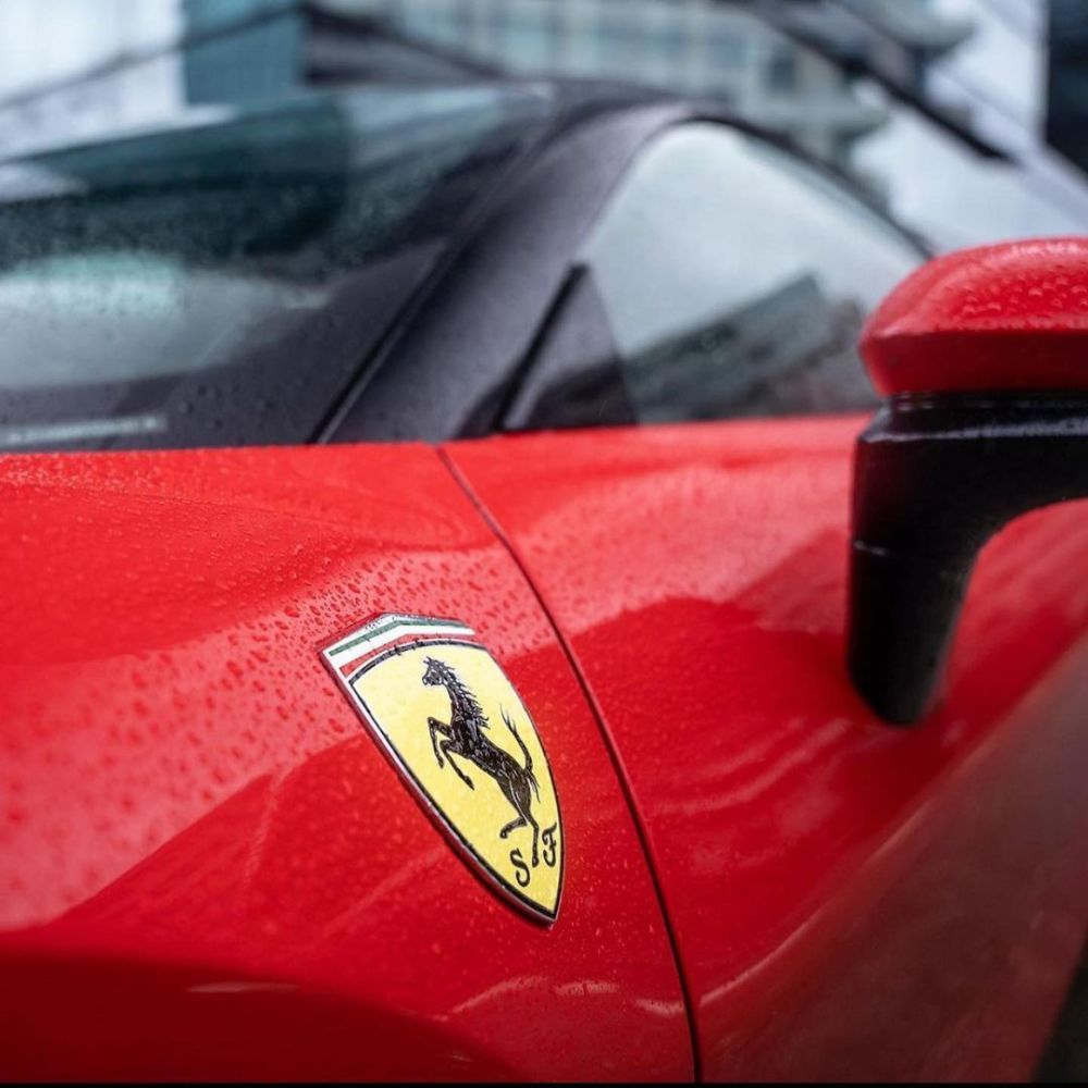 汽车头像法拉利sf90stradale