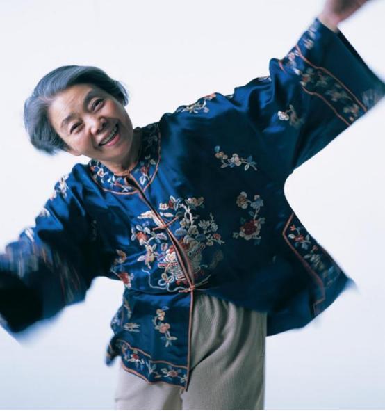 她是国宝级演员 结婚45年却分居了43年 被家暴也不愿离婚 腾讯新闻