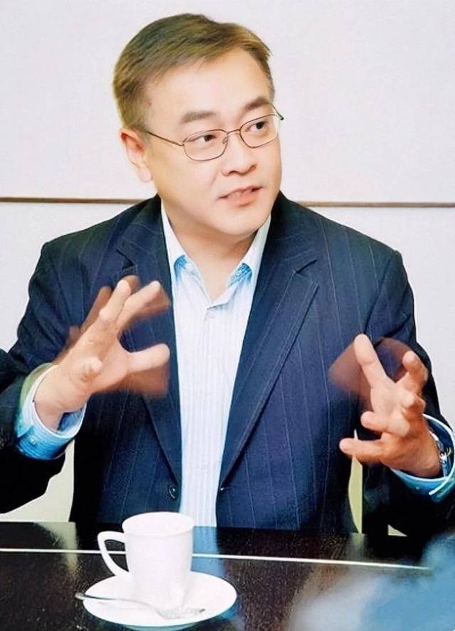 尔冬升母亲:两段婚姻养大6个子女,丁克儿子与情人生女圆她遗愿