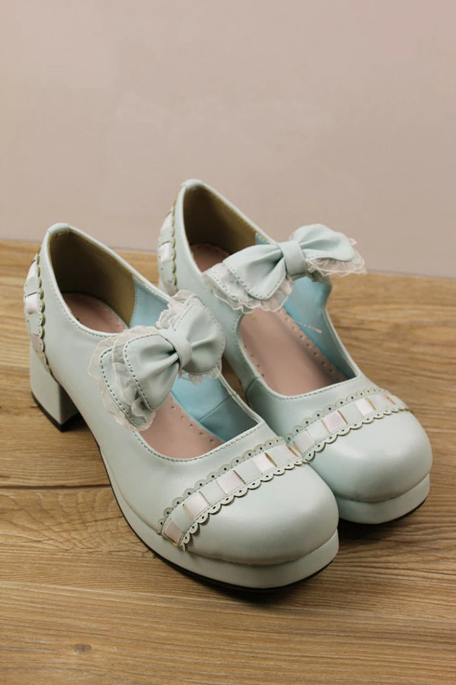 心理测试:搭配白色公主裙,你会选择哪一双娃娃鞋?