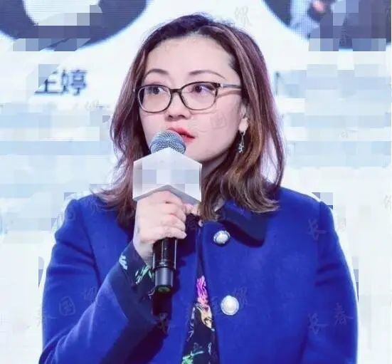 端庄轮廓酷似父亲,混血儿子和弟弟差半岁|杜小娟|王刚|王婷婷|郑艳东