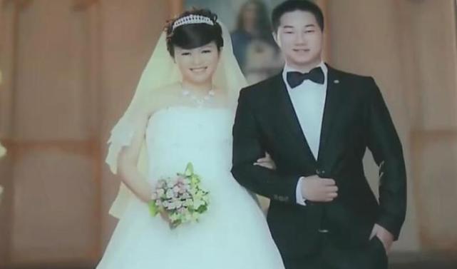 两人进一步沟通后,周密了解到了唐云云的不幸,她谈过一次恋爱,但她的