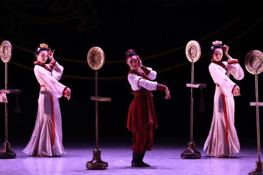 见证剧院复苏之路花木兰掀起舞蹈风暴媒体热议木兰精神