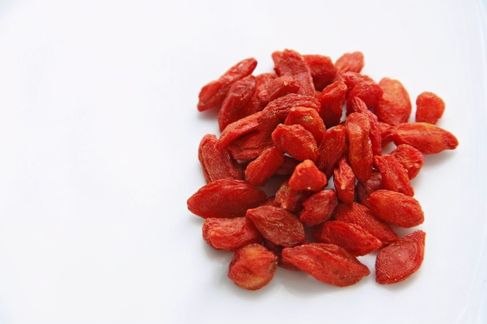 枸杞有很好的补血养气功效,对于贫血的患者来说,可以多食用一些枸杞