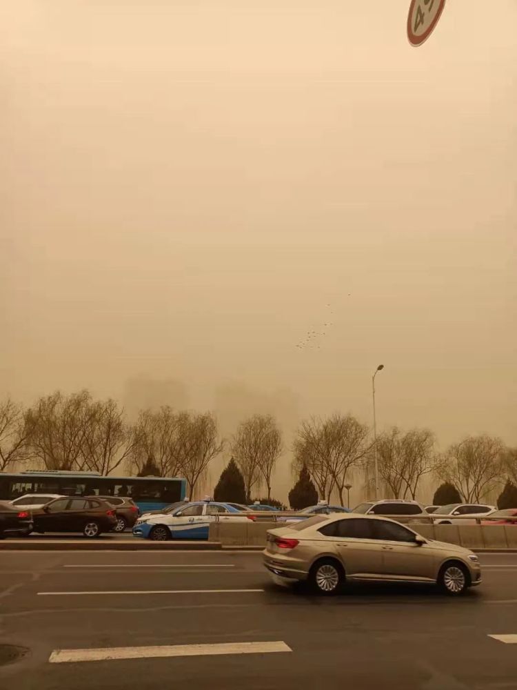 金塔,瓜州,民勤,永昌等县出现强沙尘暴 受此影响 兰州市3月14日夜间至