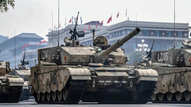 参与阅兵式的中国ztz99a坦克集群