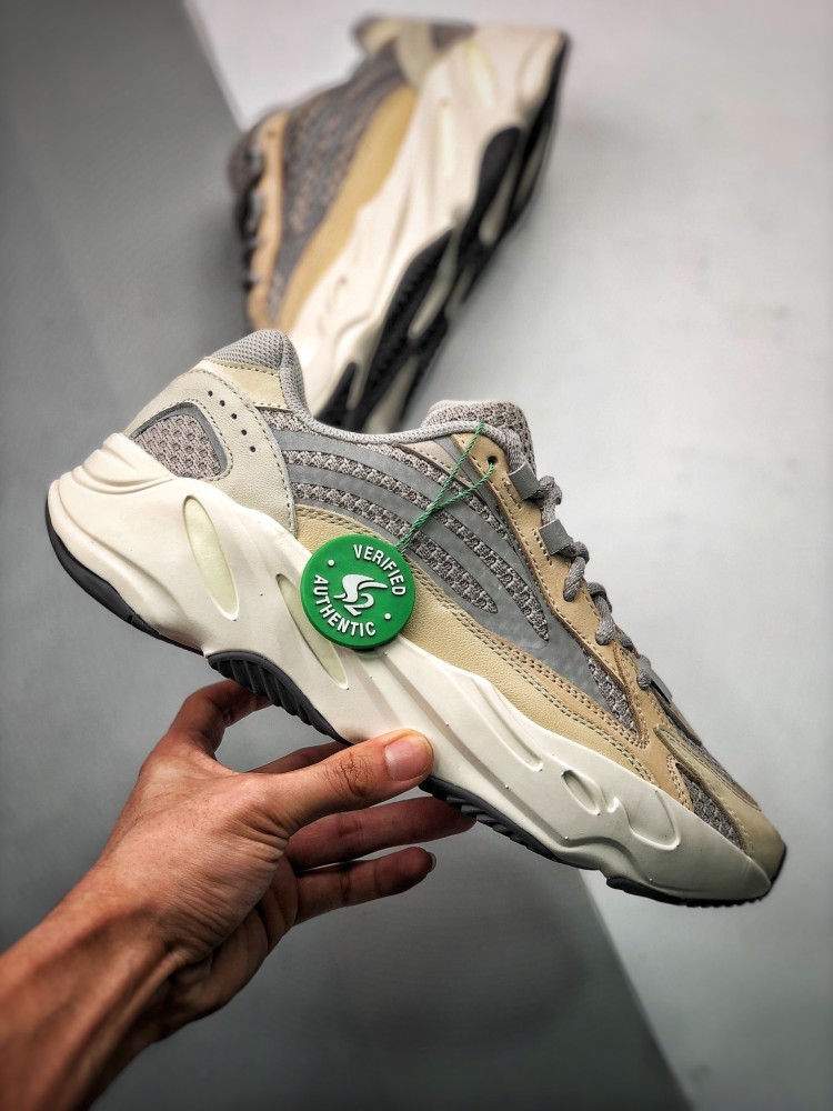 yeezy 700 v2 "cream"奶油灰白 3m反光