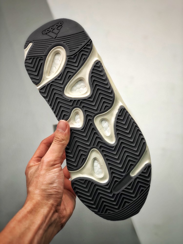 yeezy700v2cream奶油灰白3m反光