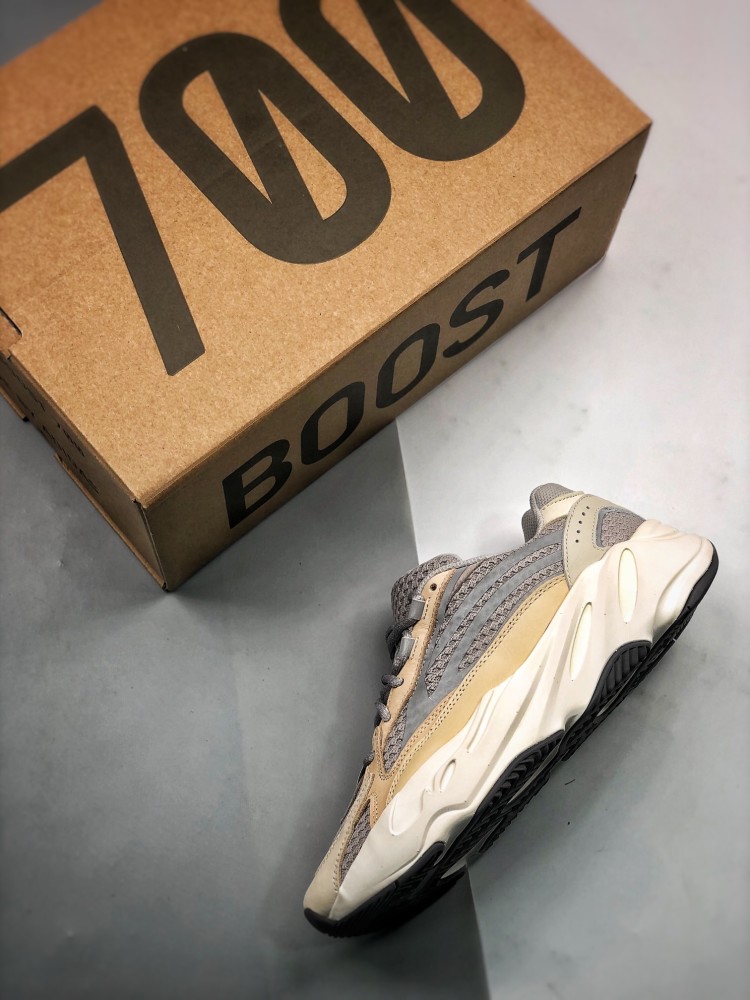 adidas yeezy 700 v2 "cream"奶油灰白 3m反光椰子700休闲跑步鞋