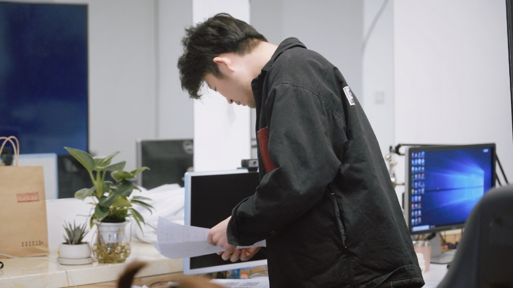 猫神让RNGM失望了，RNGM一胜难求，一到正赛就被打成了筛子！