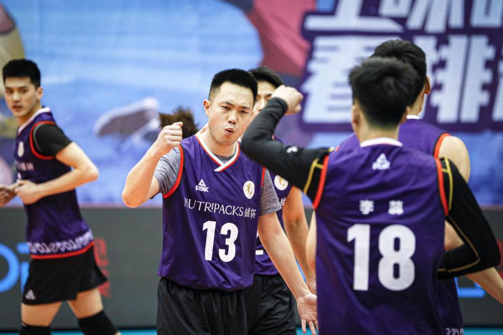 联赛首战取得开门红四川男排胜在团结一心