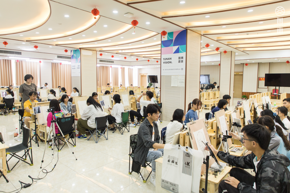 有几个美术培训机构小编不知道,但是广西大画室差不多就是上述四家了