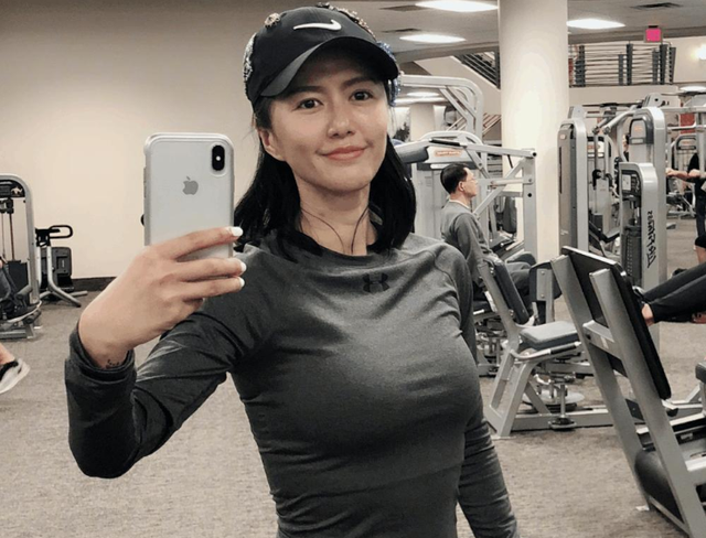 谭维维晒健身照蝴蝶背丰腴身材惹人爱难怪被男友宠成宝