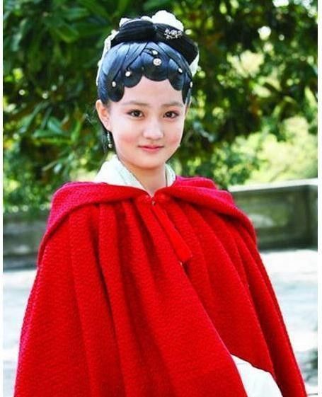 2008年她在李少红导演的《红楼梦》中饰演薛宝琴一角,剧照中徐璐身穿