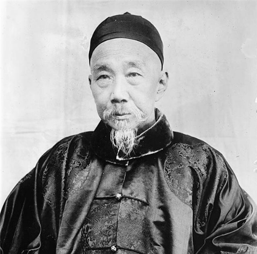 清朝官员的真实形象:与电视剧中的差距大,图6是大贪官和 