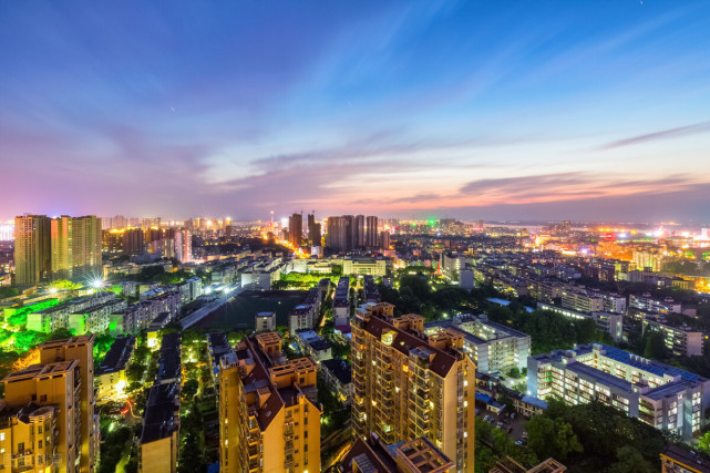 广东省2021年总gdp是多少_广东省肇庆夜景2021年(2)