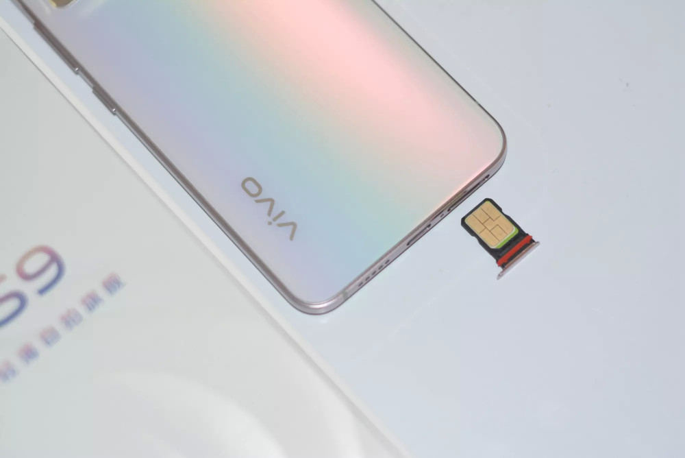 有了超薄的机身,好看的颜值,拍照也是大家关注的焦点,s9后置摄像头