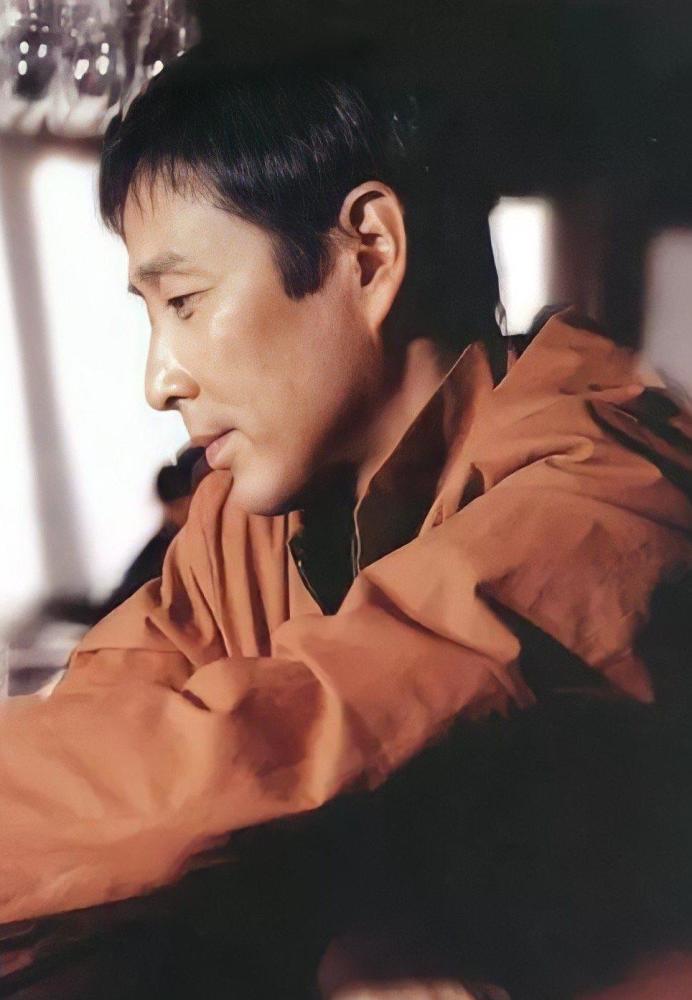 陈道明年轻时排演毕业大戏的"吸血鬼"造型也太绝了吧!