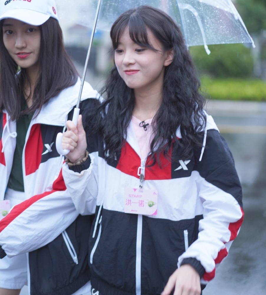 绝不保真的瓜网曝华晨宇和学员樊博艺在一起了女方不满闹情绪