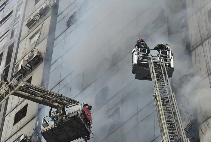 高层建筑火灾来势汹汹刻不容缓