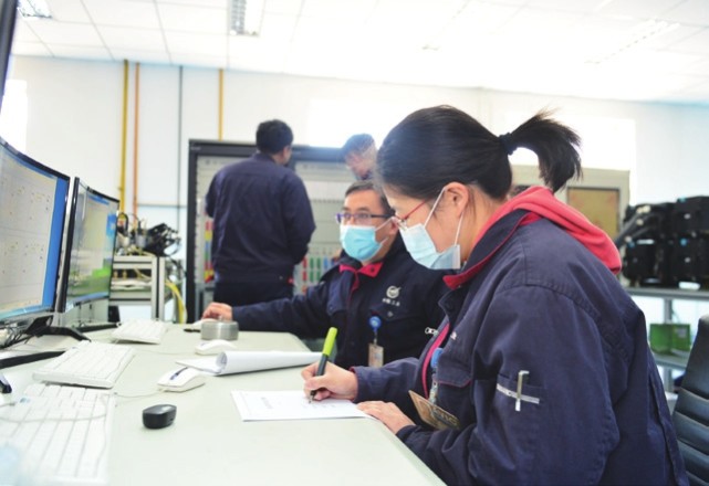新的一年甫一开始,航空工业沈飞员工的工作热情便很踊跃,大家饱含着对