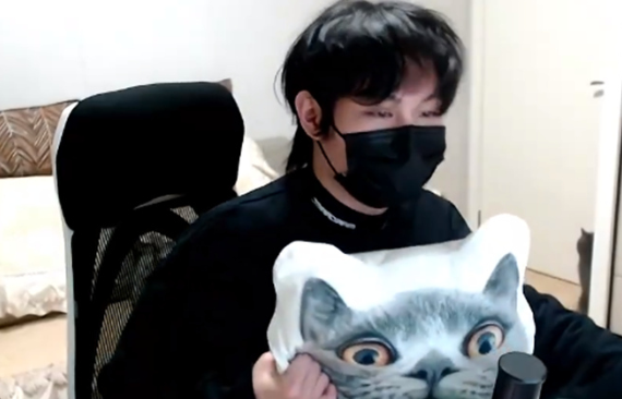 真不是油腻大叔北慕生日露脸直播小鲜肉长相让无数女粉尖叫