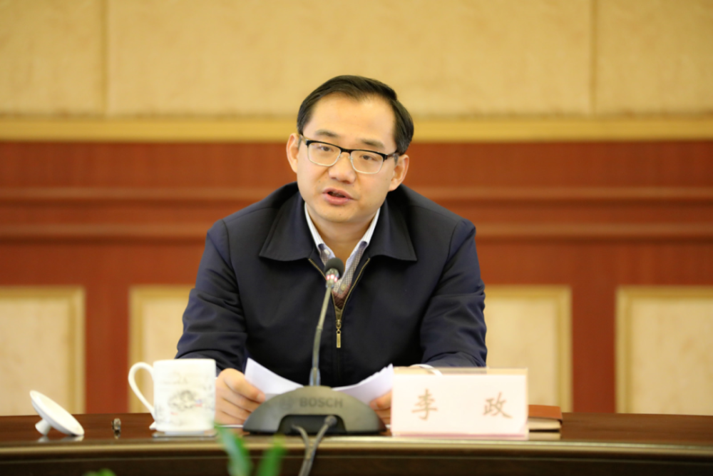 区领导李峻,龚朝晖,姚卫华,王菁出席.