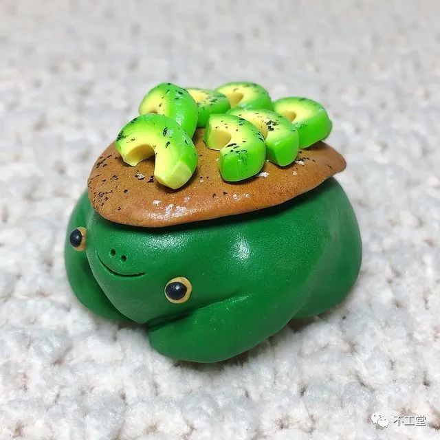 可爱的粘土青蛙