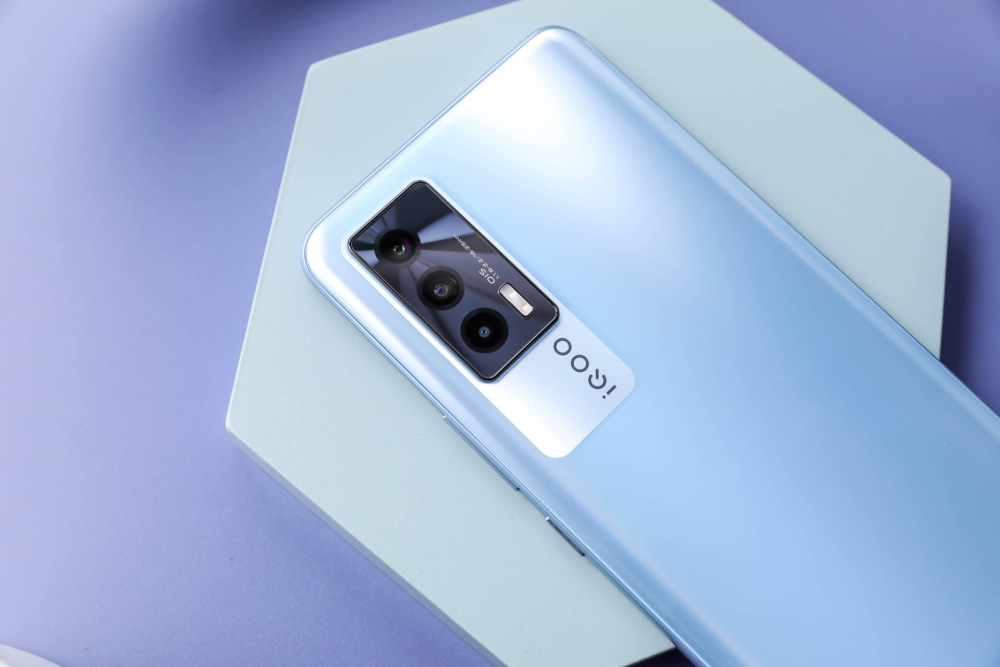 同档位无敌手iqooneo5全面评测来了