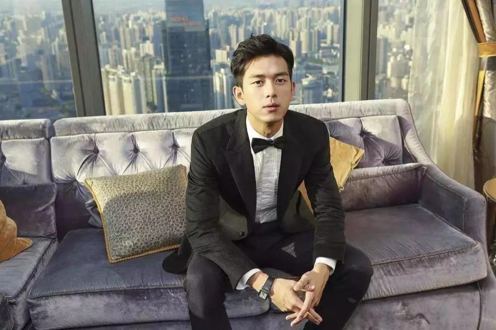 百度美女排行榜_百度男星排行榜,榜首王者归来!