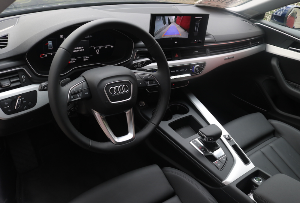 32万2021款奥迪a5终于来了比奔驰c级还漂亮百公里油耗63l