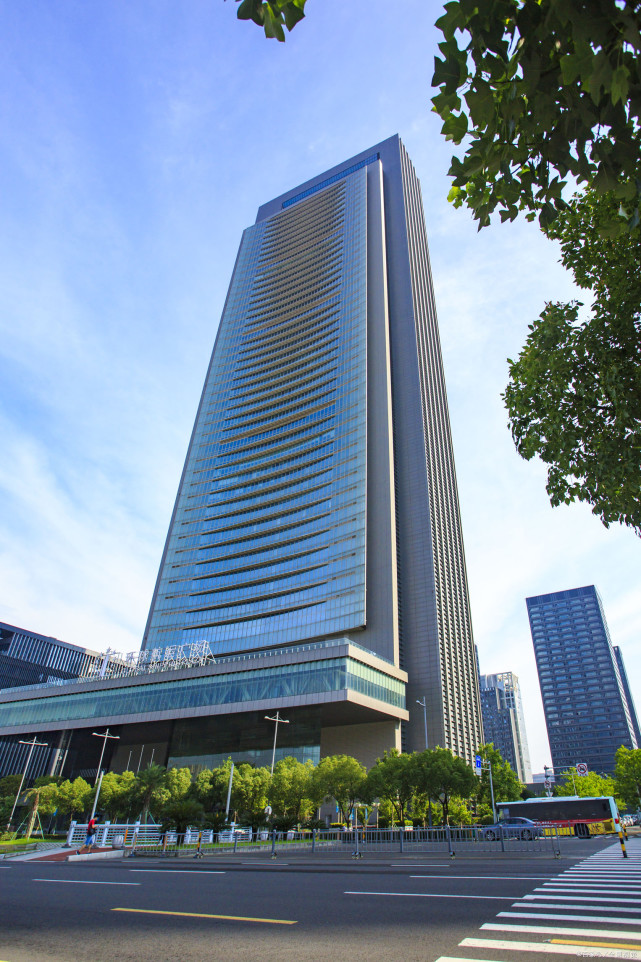 盈建科300935怎么样