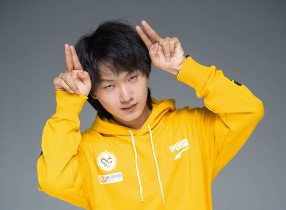 谁说qg要捧杰杰定妆照fly独居c位杰杰地位连妖刀都不如