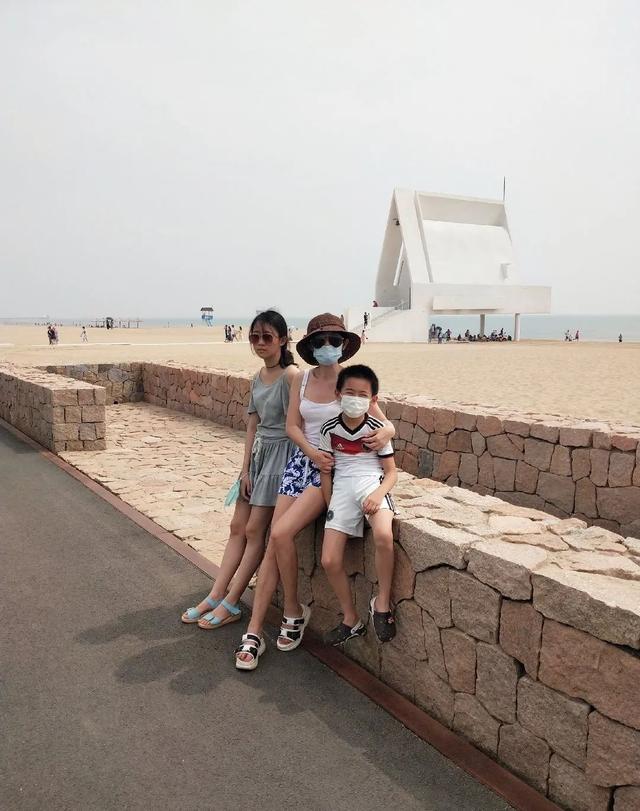 高晓松妹妹:颜值不输嫂子夕又米,嫁德国人生混血比哥哥活得潇洒_腾讯