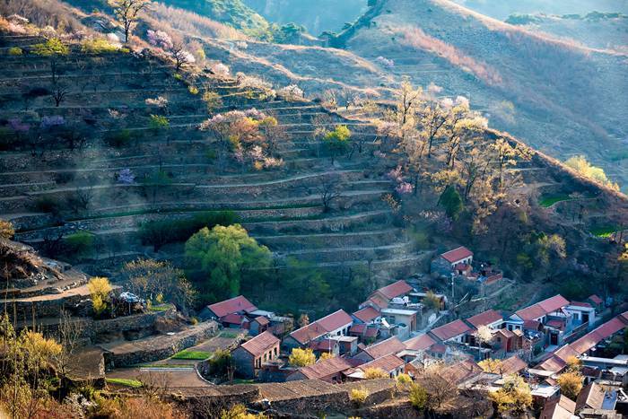 美景山东║莱芜香山一山两峡三人家碧水无弦万古琴