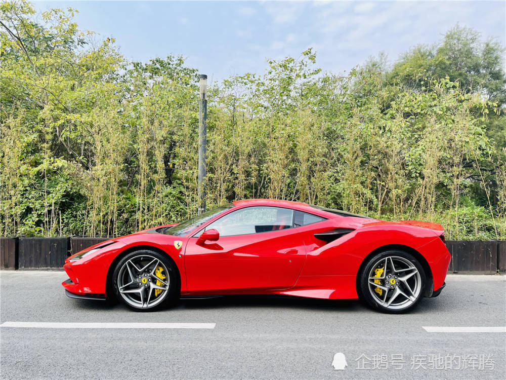 它是法拉利旗下最为举足轻重的跑车,配3.
