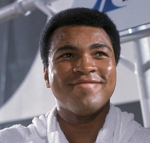 李小龙既然那么厉害,那为何不和同时代的世界拳王阿里大战?