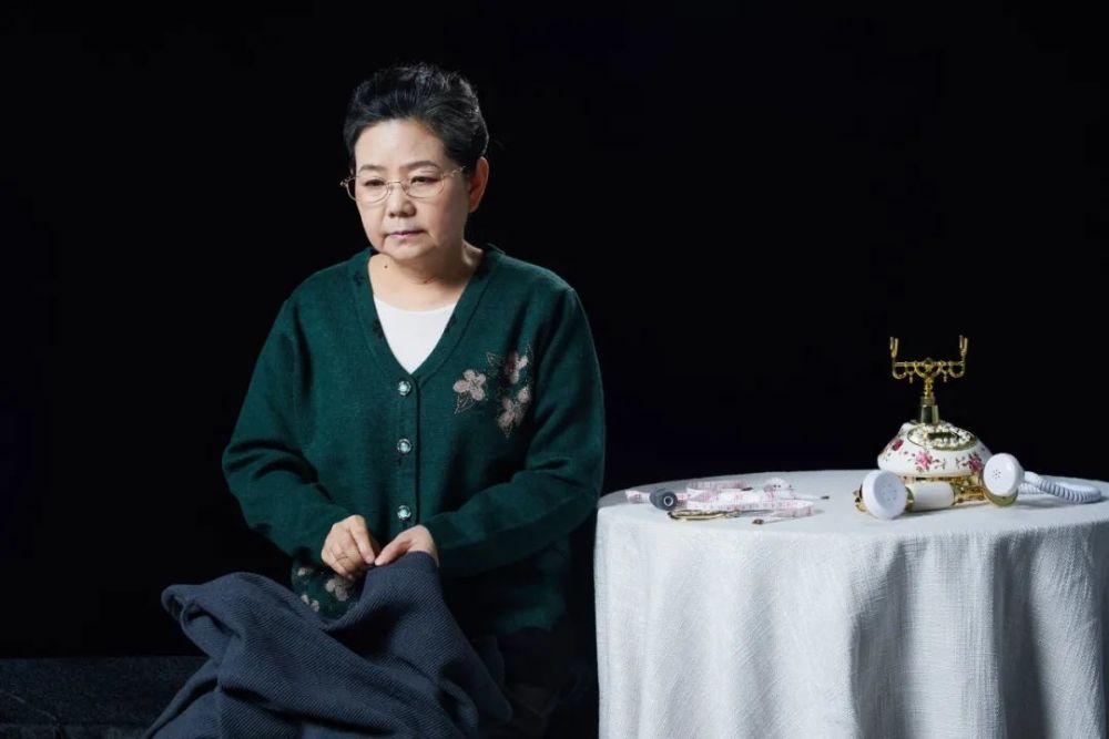 阿尔茨海默病|阿尔茨海默症患者家属亲述：她五年没冲过厕所，每天和我们吵架