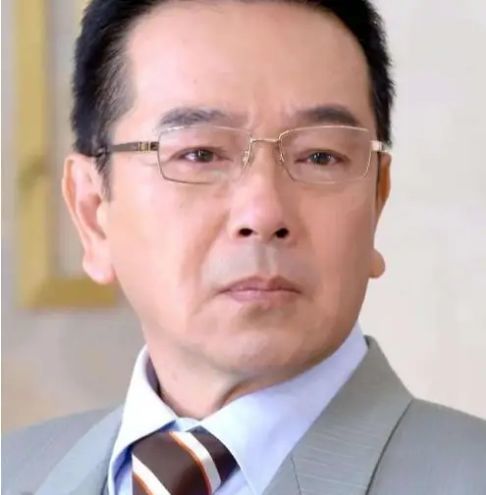 出道37年大器晚成的张晨光为何零绯闻看看妻子是谁就知道了