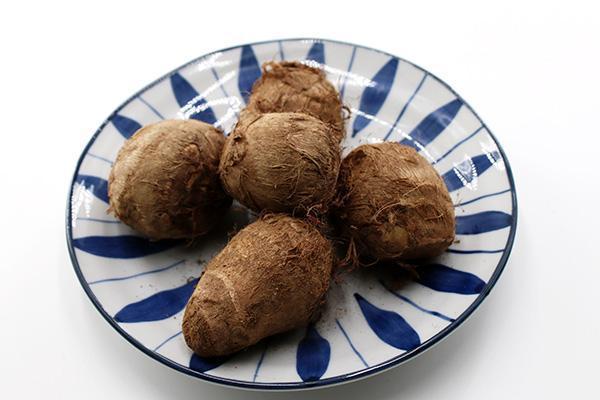 土人参 的芋头 对身体有哪些好处 一类人 吃的时候要注意 土人参 血糖 淀粉 芋头