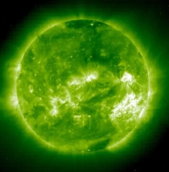 为什么我们从没见过紫色或绿色的恒星大数据分析告诉你原因