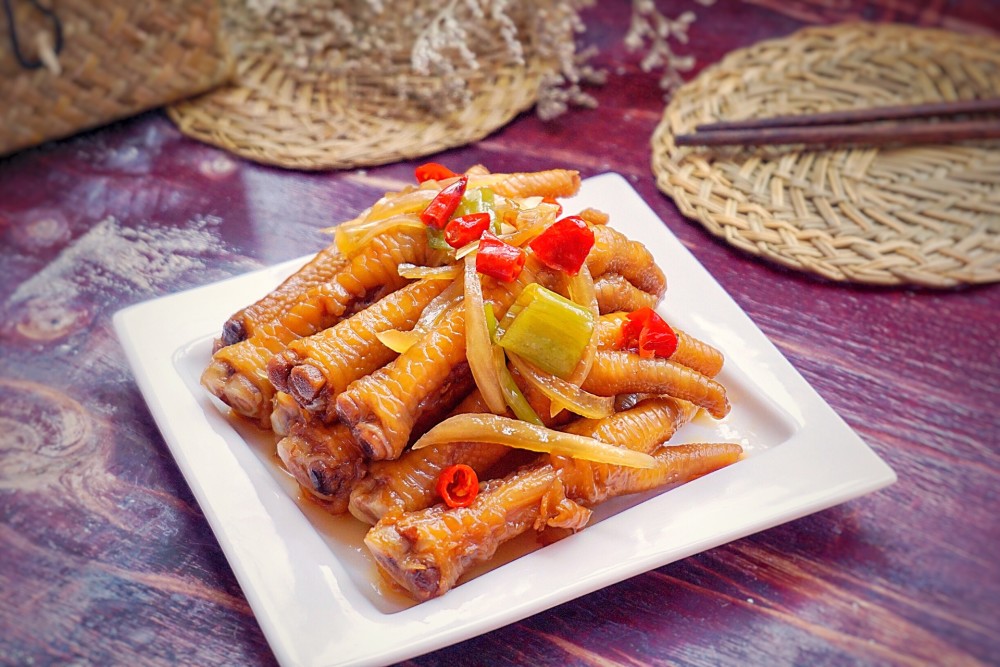 超简单又下饭的爽口凤爪,香辣开胃,一口接着一口停不下来了