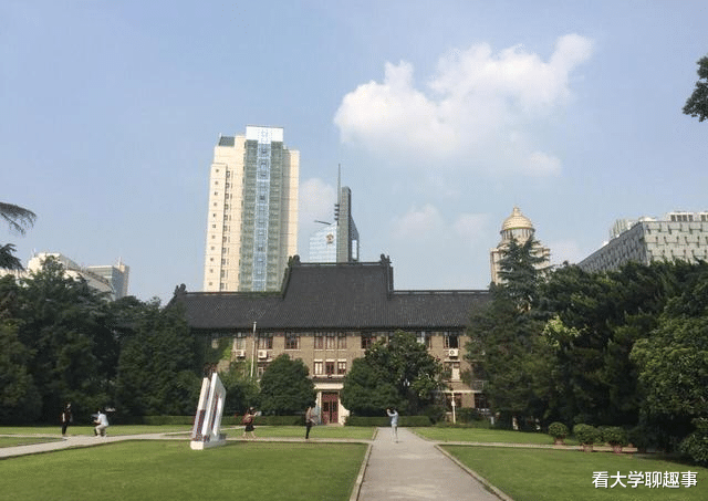 江苏新增一所“巨无霸”大学，占地面积达7000亩，但校名争议很大