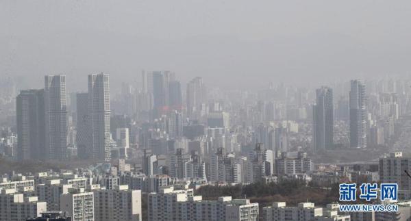 韩国首尔遭遇雾霾天气