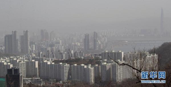 韩国首尔遭遇雾霾天气