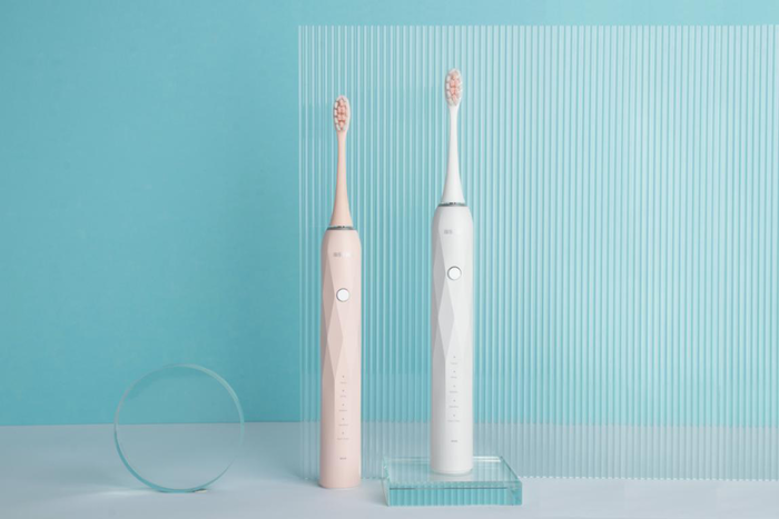 电动牙刷哪个牌子好 牙龈敏感易出血 牙医推荐这五款 腾讯新闻